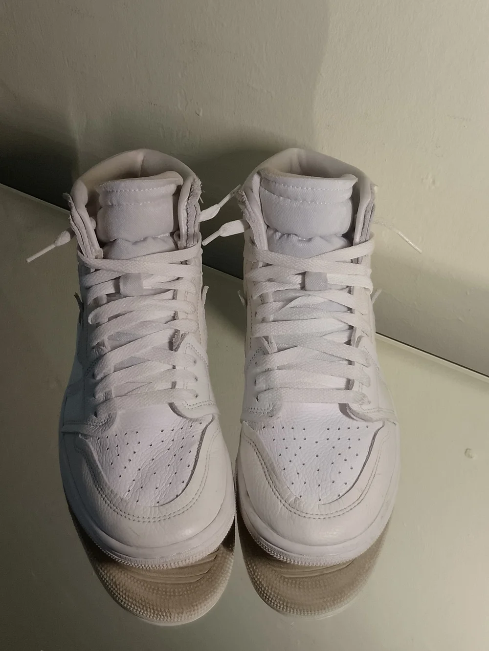 Nike Air Jordans 1 Coconut Milk. Mid-Top Sneakers in White and Light Gray